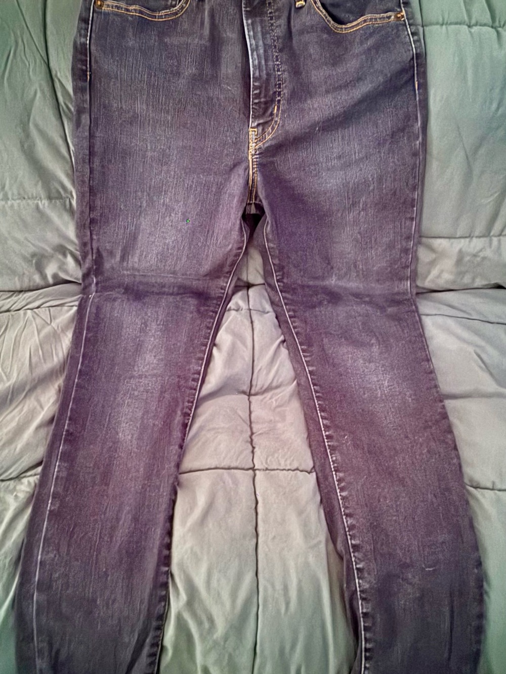 Women’s Levi’s Slim Fit Dark Wash Jeans - NWOT